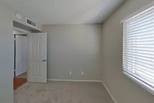 9833 N 47th Dr, Glendale, AZ 85302 - Photo 8