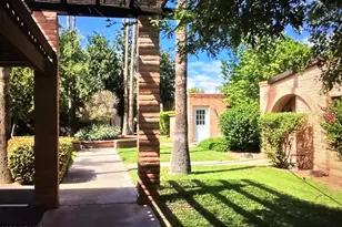 3066 N 32nd St, Phoenix, AZ 85018 - Photo 2