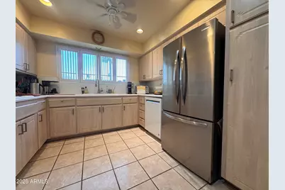 7660 E Highland Avenue, Scottsdale, AZ 85251 - Photo 8