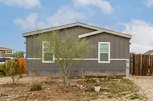 511 W Claessens Dr, Morristown, AZ 85342 - Photo 1