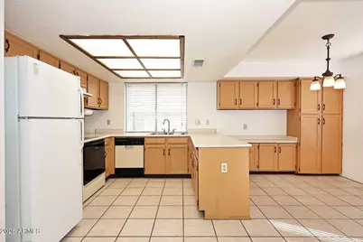 7827 W Jenan Drive, Peoria, AZ 85345 - Photo 10