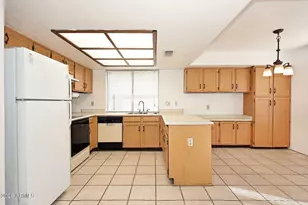 7827 W Jenan Dr, Peoria, AZ 85345 - Photo 10