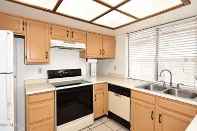 7827 W Jenan Drive, Peoria, AZ 85345 - Photo 12