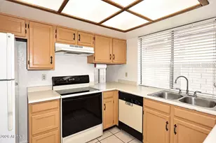 7827 W Jenan Dr, Peoria, AZ 85345 - Photo 12