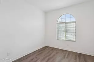 2566 W Huntington Dr, Phoenix, AZ 85041 - Photo 16