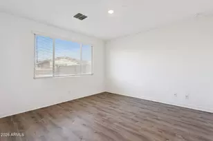 2566 W Huntington Dr, Phoenix, AZ 85041 - Photo 8