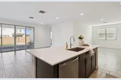 2566 W Huntington Drive, Phoenix, AZ 85041 - Photo 6