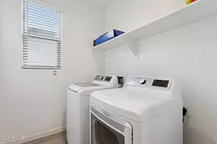 2566 W Huntington Dr, Phoenix, AZ 85041 - Photo 14