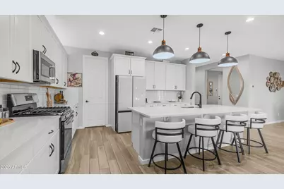 17597 W Red Fox Road, Surprise, AZ 85387 - Photo 4