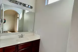 2725 E Mine Creek Rd, Phoenix, AZ 85024 - Photo 14