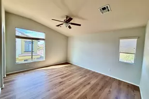 2725 E Mine Creek Rd, Phoenix, AZ 85024 - Photo 10