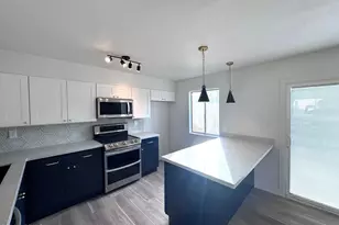 950 S Valencia, Mesa, AZ 85202 - Photo 4