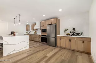 8537 E Vista Dr, Scottsdale, AZ 85250 - Photo 12