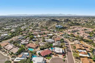 1810 E Harmont Dr, Phoenix, AZ 85020 - Photo 56