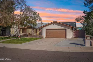 1810 E Harmont Dr, Phoenix, AZ 85020 - Photo 2