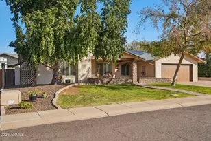 1810 E Harmont Dr, Phoenix, AZ 85020 - Photo 4