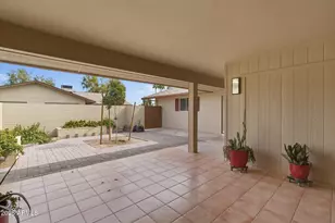 18415 N Spanish Garden Dr, Sun City West, AZ 85375 - Photo 2