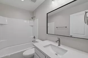 3010 N 37th St, Phoenix, AZ 85018 - Photo 14