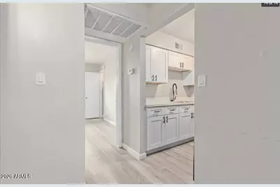 2942 N 34th Place #12, Phoenix, AZ 85018 - Photo 4