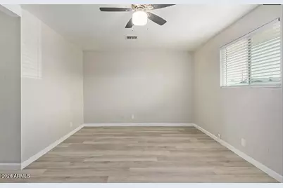 2942 N 34th Place #12, Phoenix, AZ 85018 - Photo 2