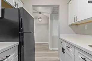 2942 N 34th Pl, Phoenix, AZ 85018 - Photo 1