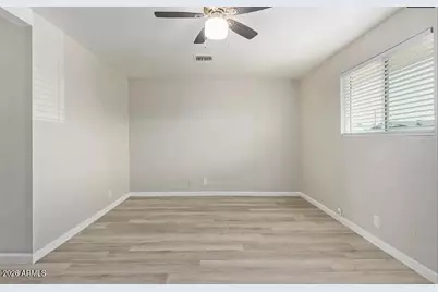 2942 N 34th Place #05, Phoenix, AZ 85018 - Photo 2