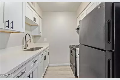 2942 N 34th Place #15, Phoenix, AZ 85018 - Photo 4
