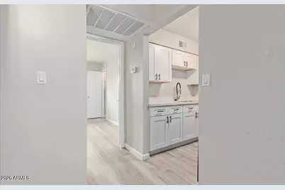 2942 N 34th Place #15, Phoenix, AZ 85018 - Photo 6