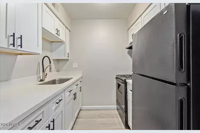 2942 N 34th Place #06, Phoenix, AZ 85018 - Photo 4