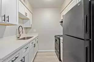 2942 N 34th Pl, Phoenix, AZ 85018 - Photo 4