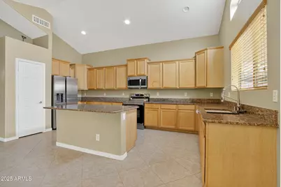3482 W Sunshine Butte Drive, San Tan Valley, AZ 85144 - Photo 10