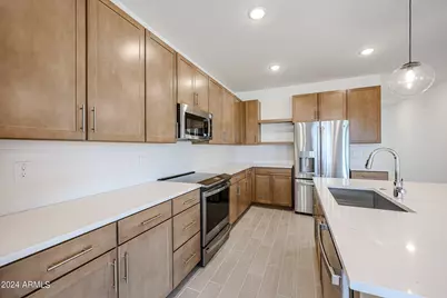 7917 N 79th Avenue, Glendale, AZ 85303 - Photo 2