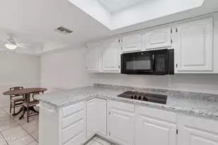 17404 N 99th Ave, Sun City, AZ 85373 - Photo 4