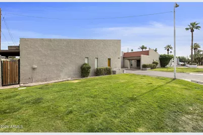3039 N 38th Street #11, Phoenix, AZ 85018 - Photo 34