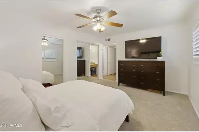 3039 N 38th Street #11, Phoenix, AZ 85018 - Photo 24