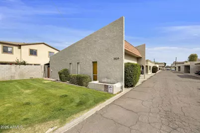 3039 N 38th Street #11, Phoenix, AZ 85018 - Photo 30