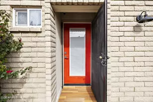 3039 N 38th St, Phoenix, AZ 85018 - Photo 2