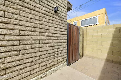 3039 N 38th Street #11, Phoenix, AZ 85018 - Photo 36