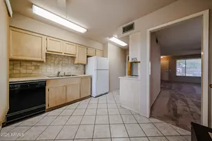 13319 W Hardwood Dr W, Sun City West, AZ 85375 - Photo 12