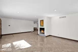 2818 E Calaveros Dr, Phoenix, AZ 85028 - Photo 24