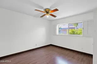 2818 E Calaveros Dr, Phoenix, AZ 85028 - Photo 16