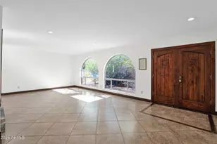 2818 E Calaveros Dr, Phoenix, AZ 85028 - Photo 26