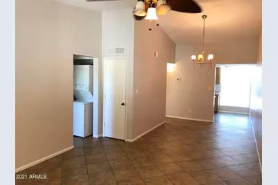 3301 E Earll Drive #225, Phoenix, AZ 85018 - Photo 2