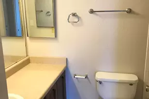 3301 E Earll Dr, Phoenix, AZ 85018 - Photo 6