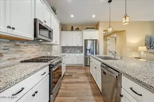 16933 W Earll Dr, Goodyear, AZ 85395 - Photo 6