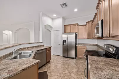 43924 W McClelland Drive, Maricopa, AZ 85138 - Photo 12