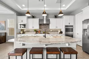 2948 E Crest Ln, Phoenix, AZ 85050 - Photo 8