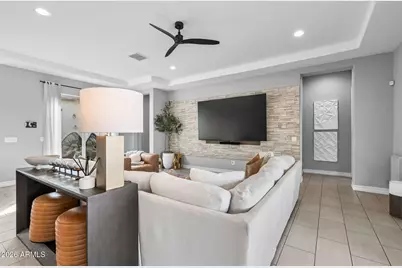 2948 E Crest Lane, Phoenix, AZ 85050 - Photo 14