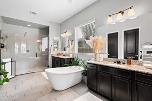 2948 E Crest Ln, Phoenix, AZ 85050 - Photo 26