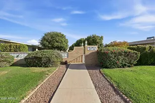 10622 W Coggins Dr, Sun City, AZ 85351 - Photo 22